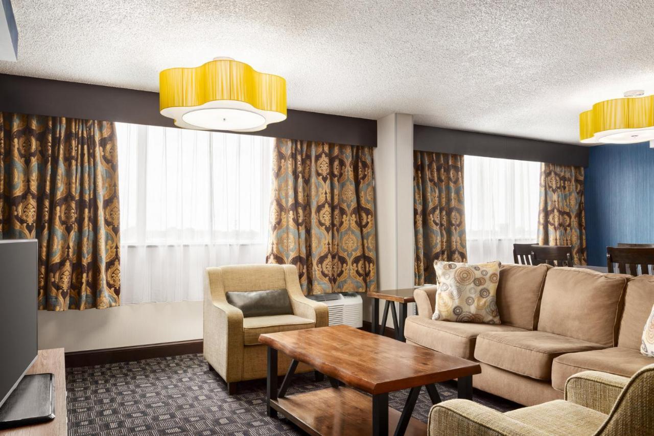Holiday Inn Louisville East - Hurstbourne By Ihg Eksteriør bilde