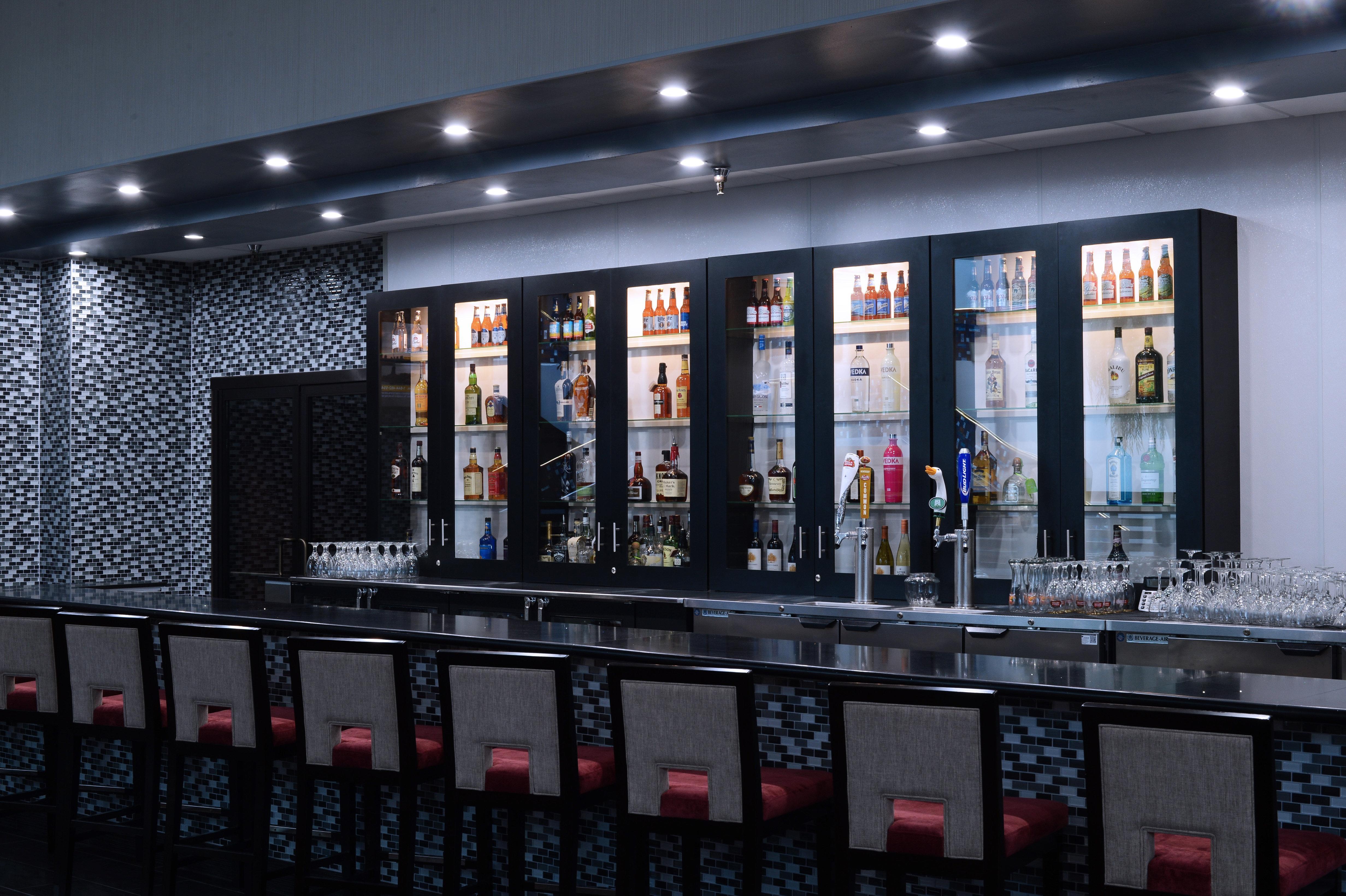 Holiday Inn Louisville East - Hurstbourne By Ihg Eksteriør bilde
