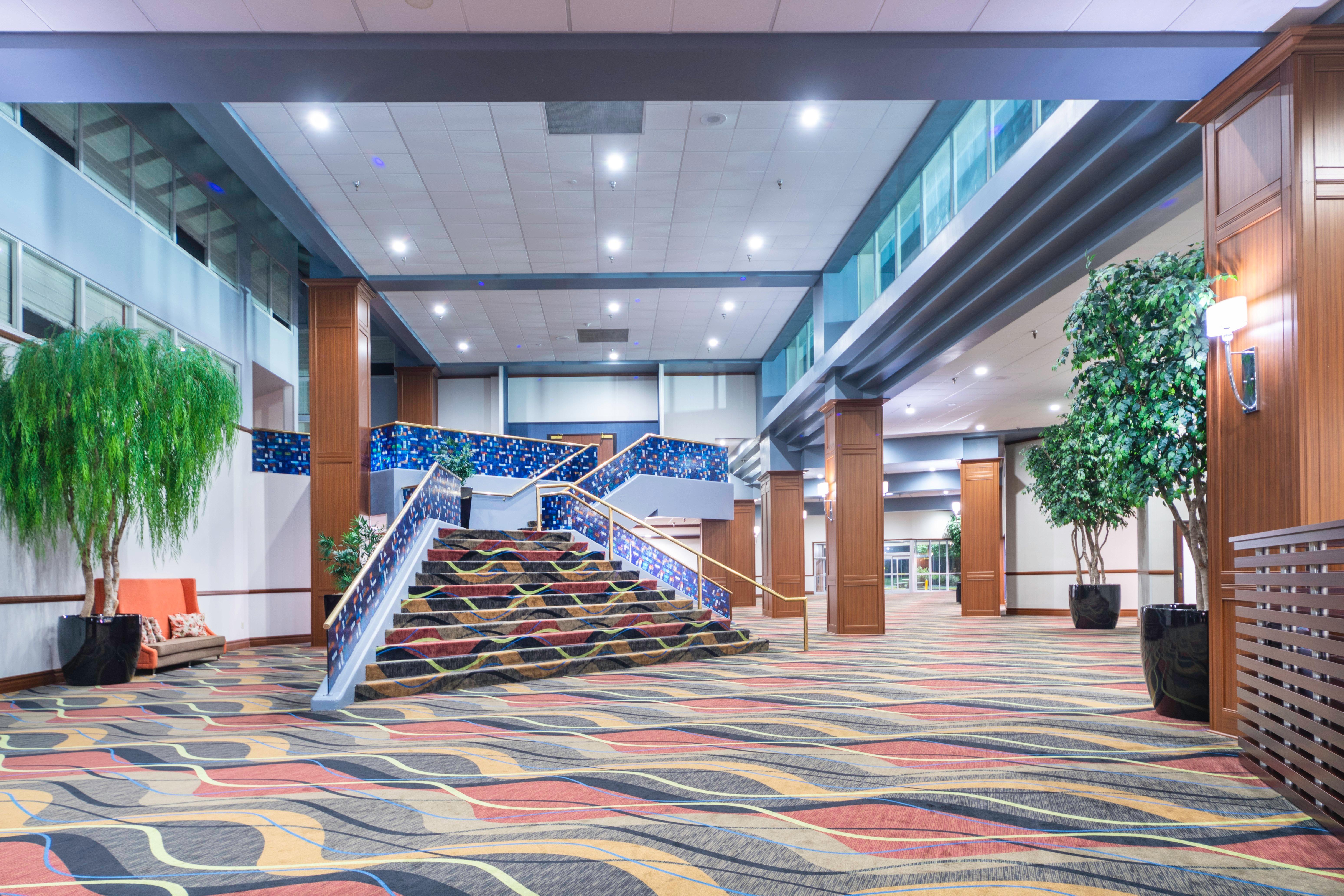 Holiday Inn Louisville East - Hurstbourne By Ihg Eksteriør bilde